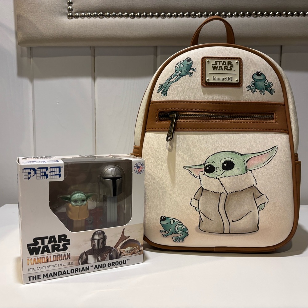 Loungefly Star Wars The Mandalorian The Child with Frogs Mini Backpack